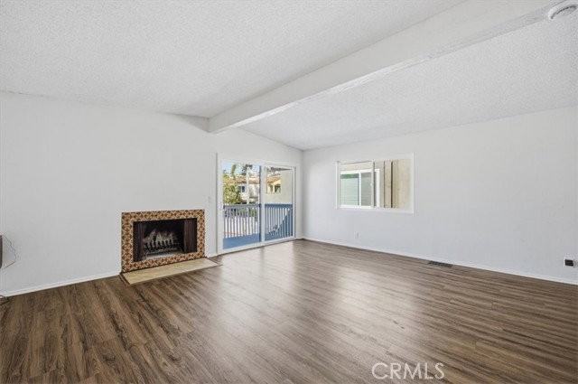 814 3rd St - Photo 4 of 8