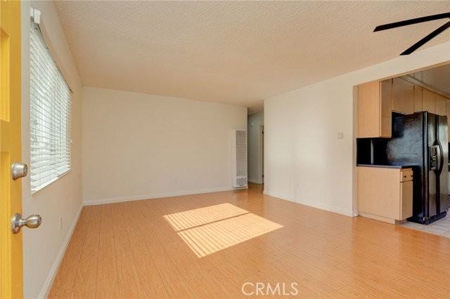 1913 Huntington Ln #B - Photo 6 of 8