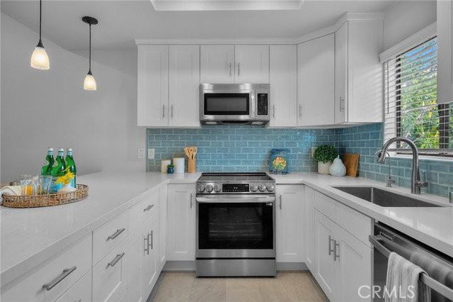 222 S Irena Ave - Photo 3 of 8