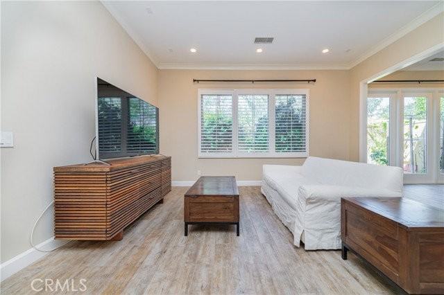 65 Pinetree - Photo 3 of 8