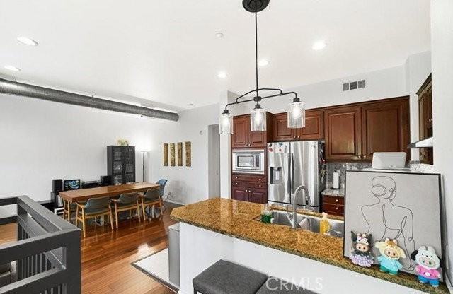 309 Metro Ct - Photo 2 of 8