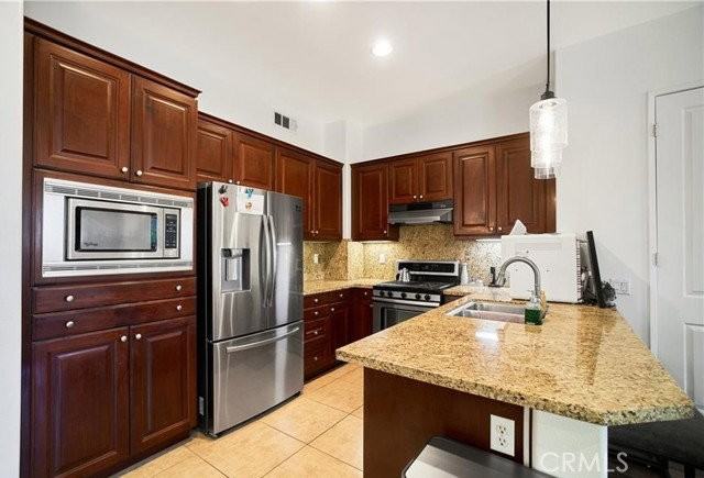 309 Metro Ct - Photo 3 of 8