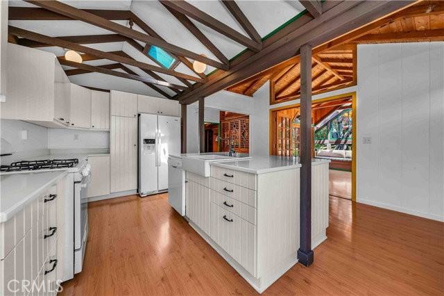 339 Saint Anns Dr - Photo 6 of 8