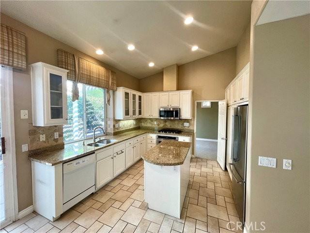 27806 Country Lane Rd - Photo 2 of 8
