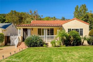 featured image of 2225 E Glenoaks Blvd