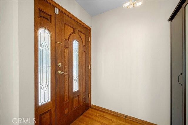 2225 E Glenoaks Blvd - Photo 4 of 8