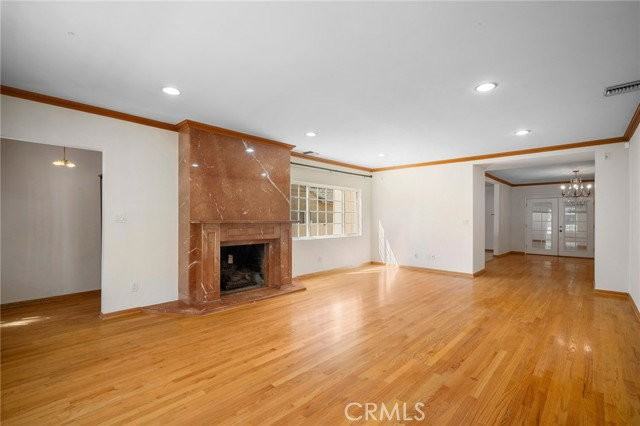 2225 E Glenoaks Blvd - Photo 6 of 8