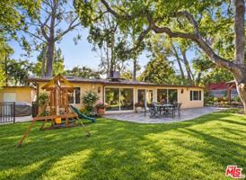 featured image of 2452 N Altadena Dr