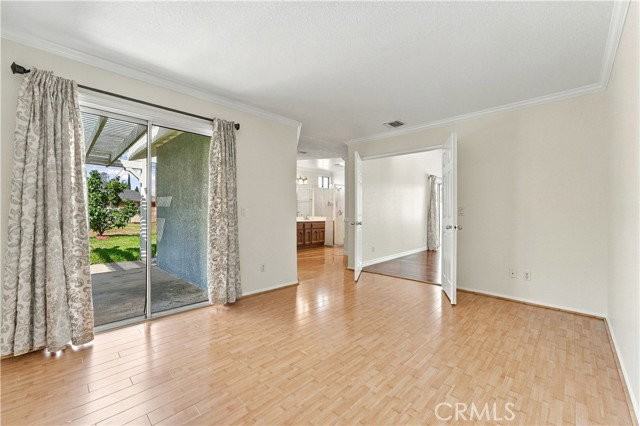 1223 Galemont Ave - Photo 6 of 8