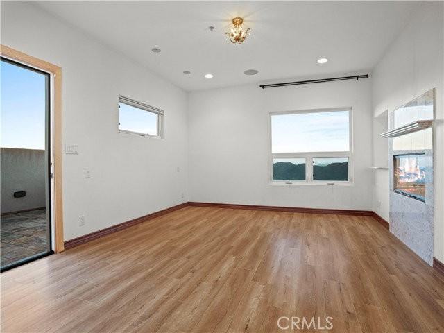 10827 Pacific View Dr - Photo 7 of 8