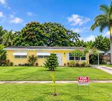 featured image of 3558 Everglades Rd