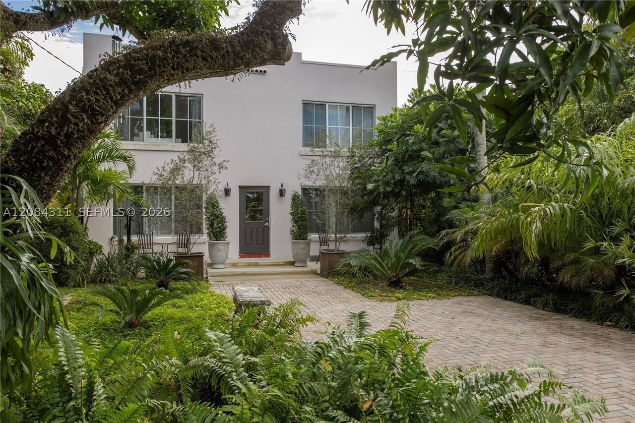 1360 Sw 14th St #1 - Photo 2 of 21