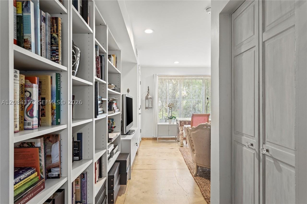 1360 Sw 14th St #1 - Photo 6 of 21