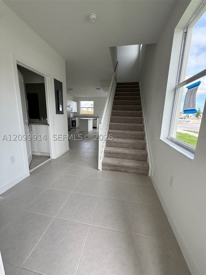 2597 Se 25th Dr - Photo 2 of 17