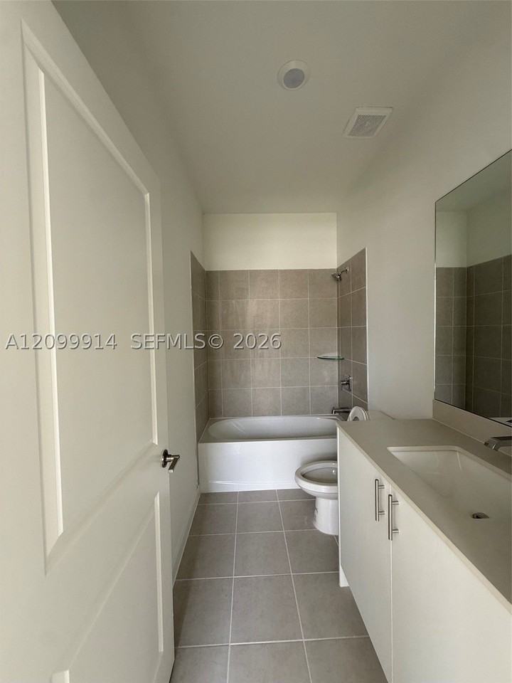 2597 Se 25th Dr - Photo 5 of 17