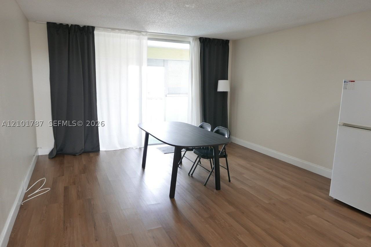 16410 Miami Dr #705 - Photo 5 of 26
