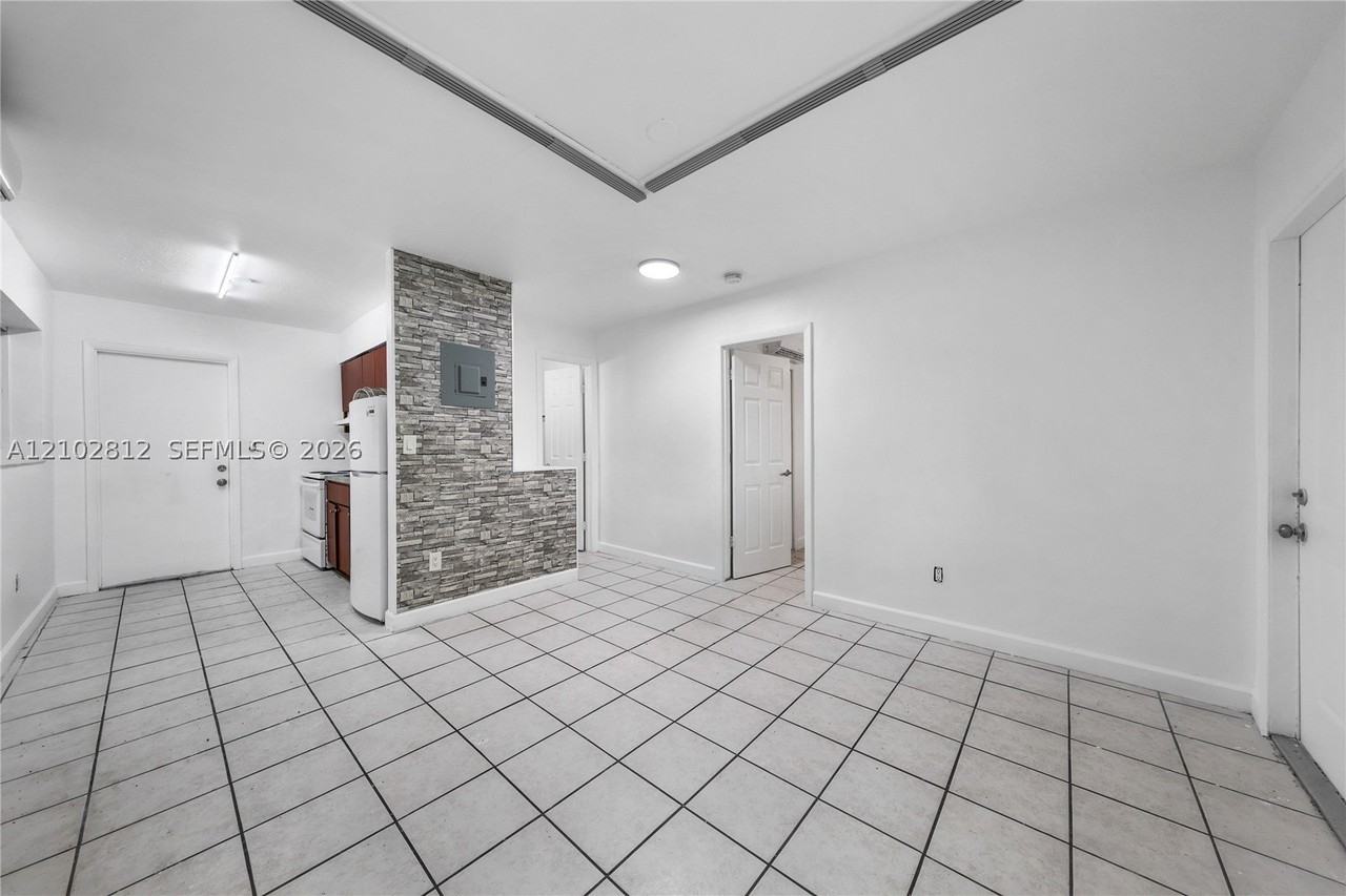 6226 Miramar Pkwy #8 - Photo 2 of 6