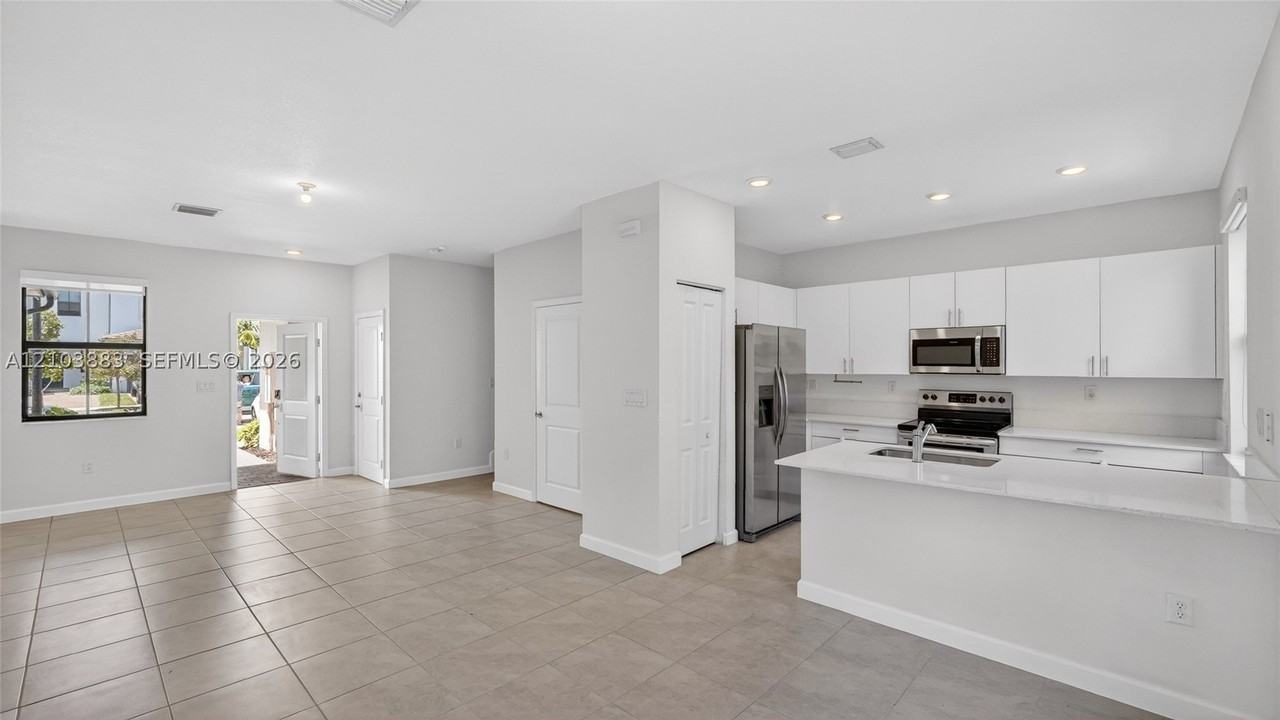 23441 Sw 129th Ave #23441 - Photo 4 of 46