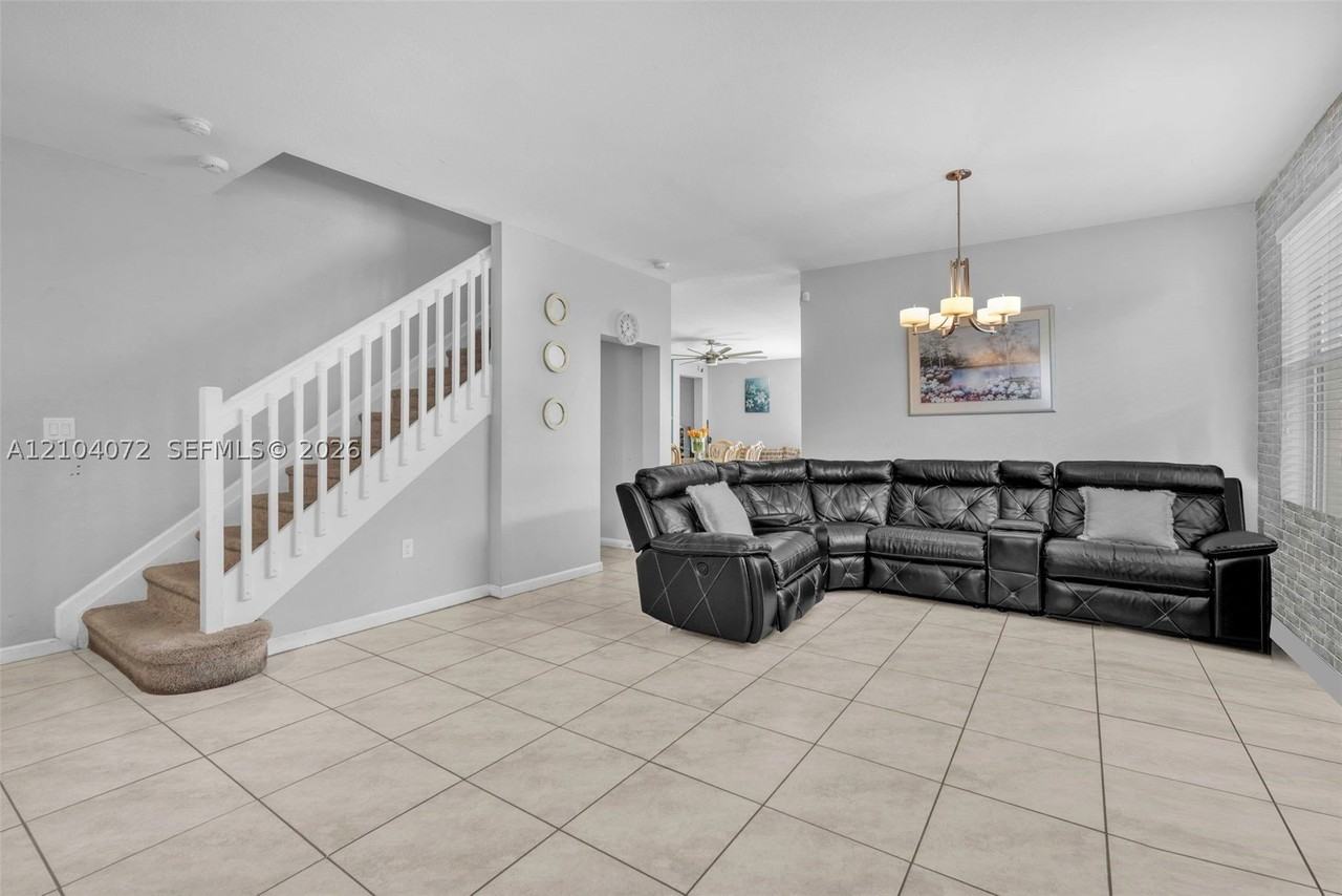 2190 Se 2nd St #2190 - Photo 3 of 28