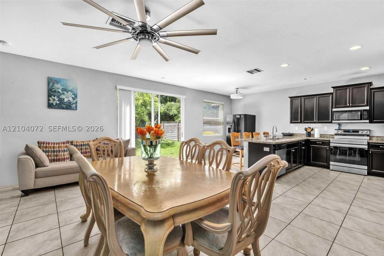 2190 Se 2nd St #2190 - Photo 6 of 28