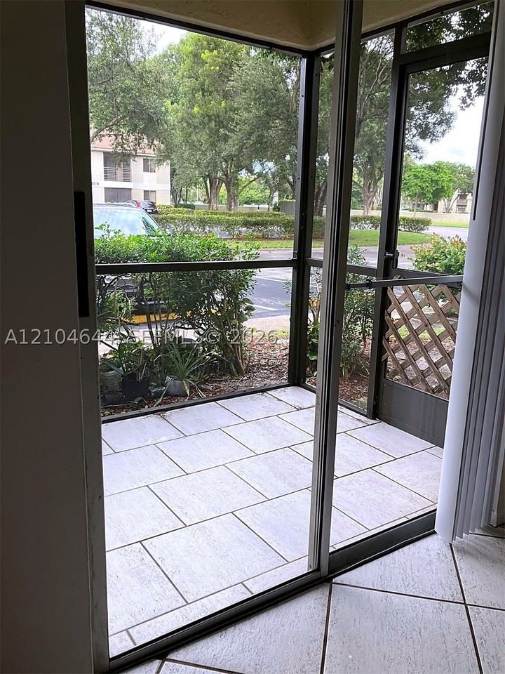 105 Gardens Dr #101 - Photo 3 of 15