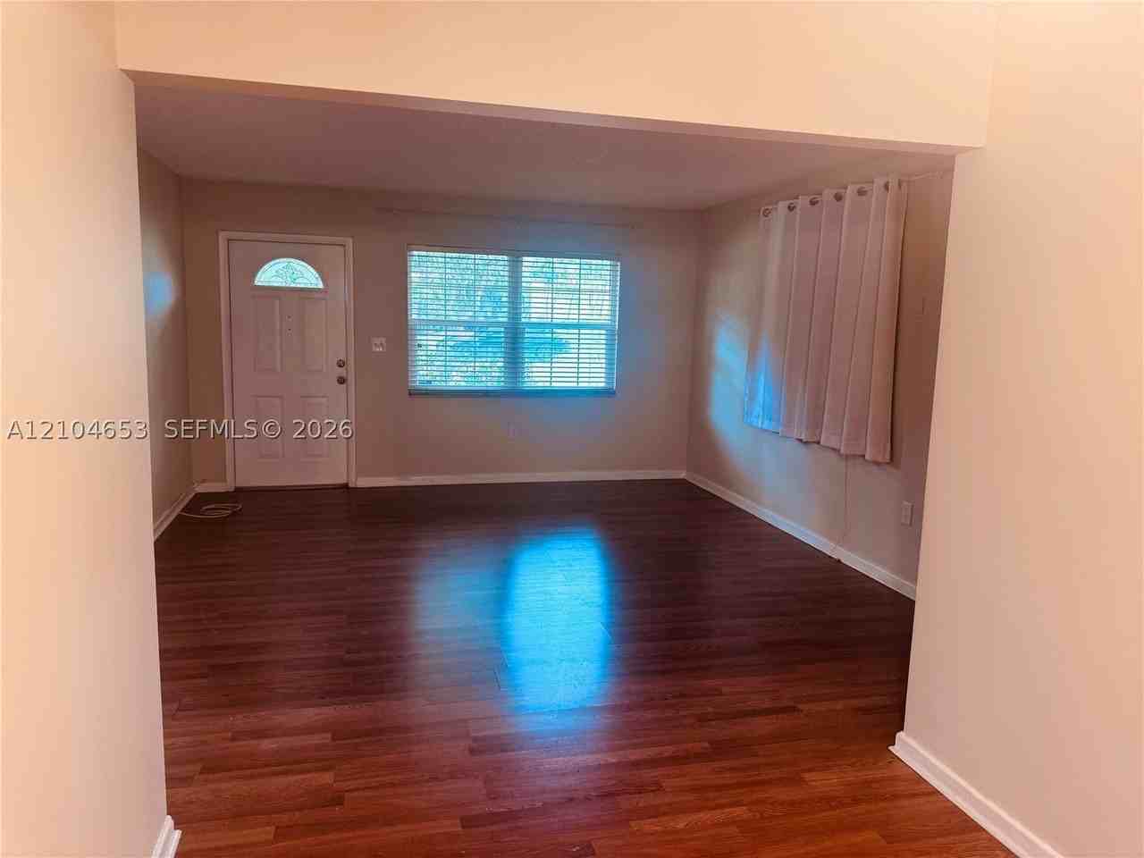 1530 17th Ave N - Photo 7 of 35