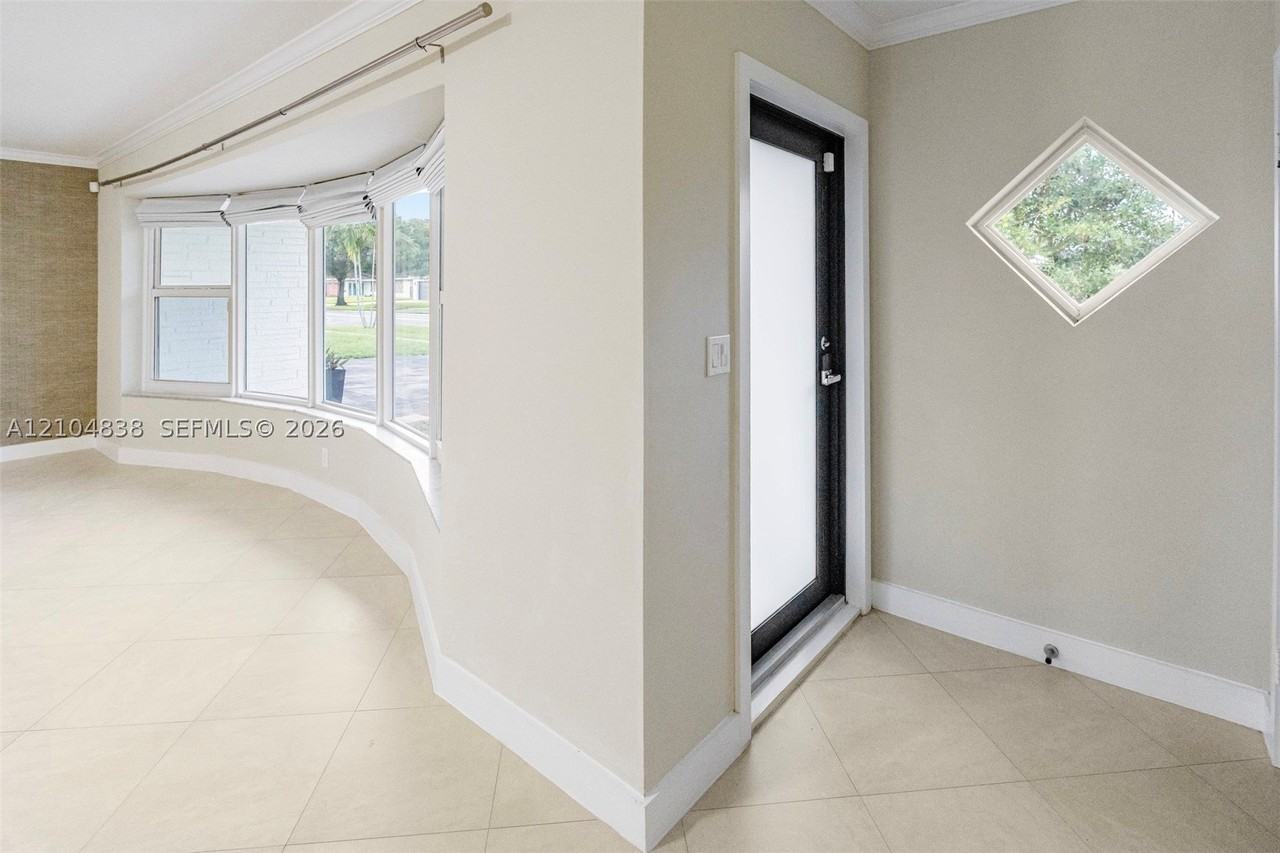 5250 Sw 4th Ct - Photo 6 of 50