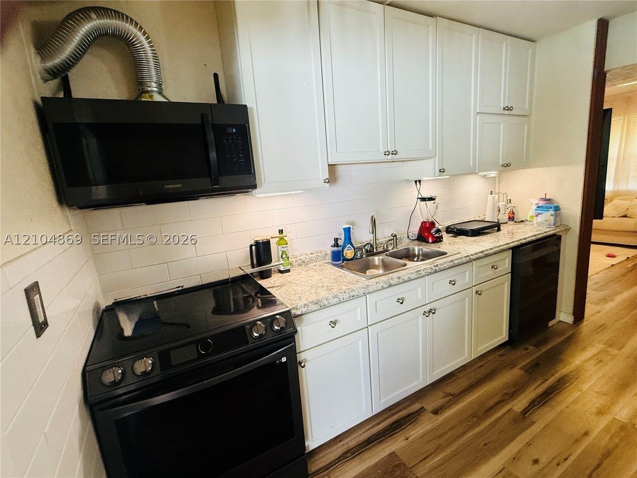 2637 Nw 7th St #2637 - Photo 6 of 27