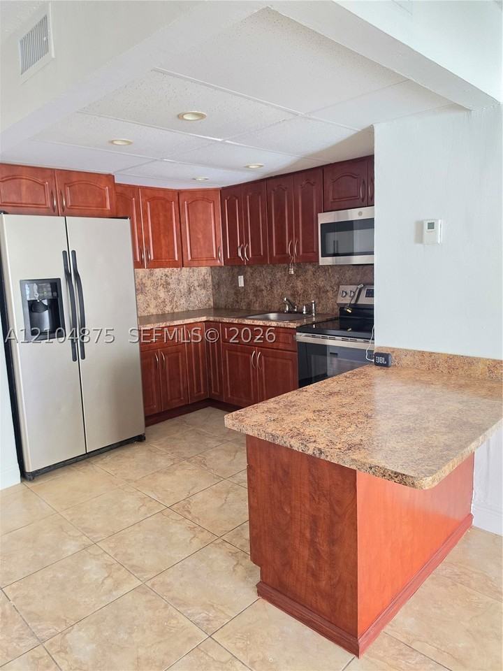 10972 Sw 4th St #J2 - Photo 6 of 15