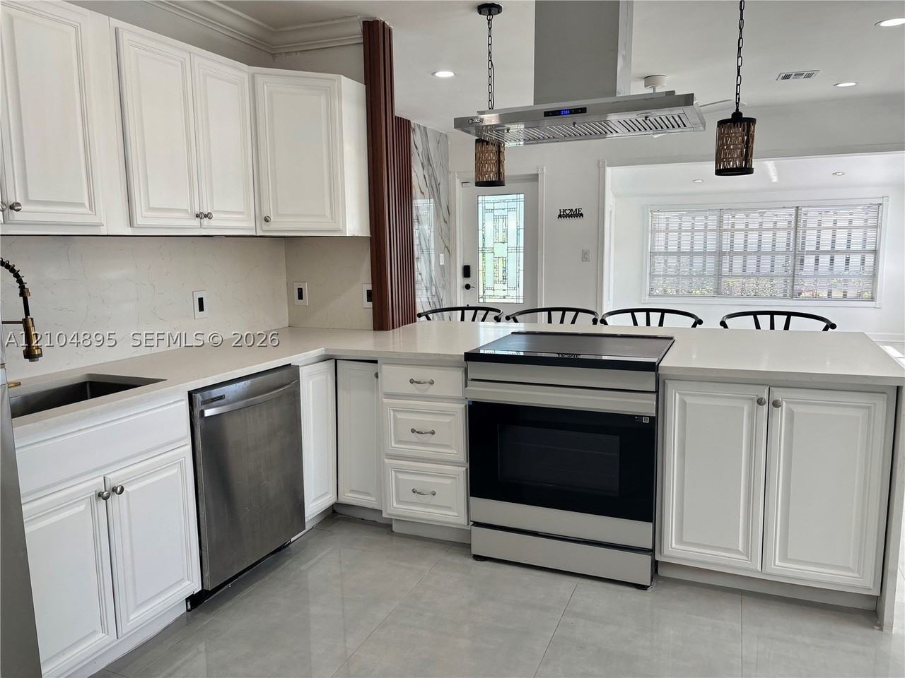 2718 Sherman St - Photo 2 of 22
