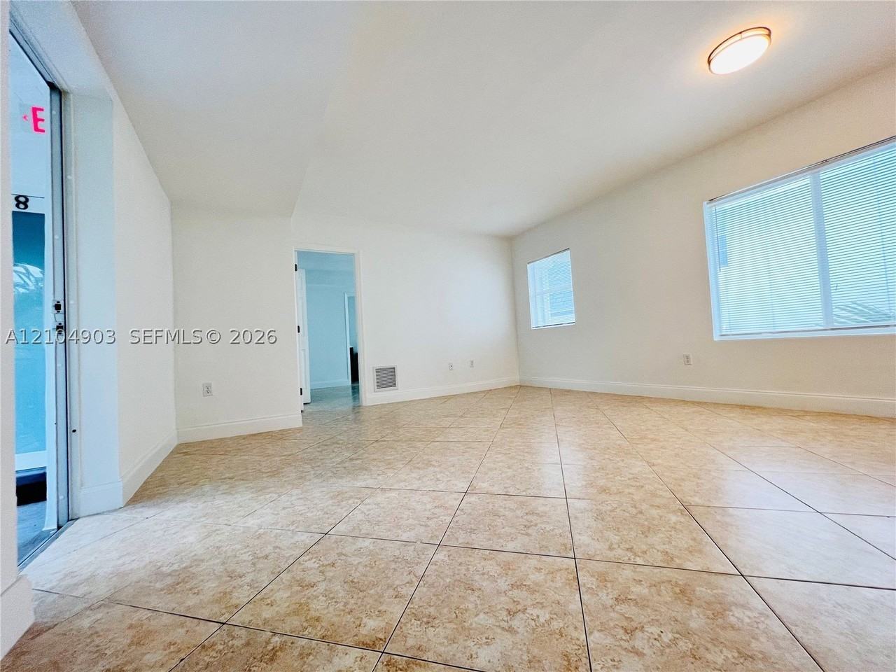 950 Bay Dr #7 - Photo 5 of 29