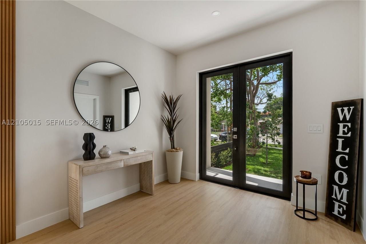 1917 Nw 17th St #B - Photo 7 of 32