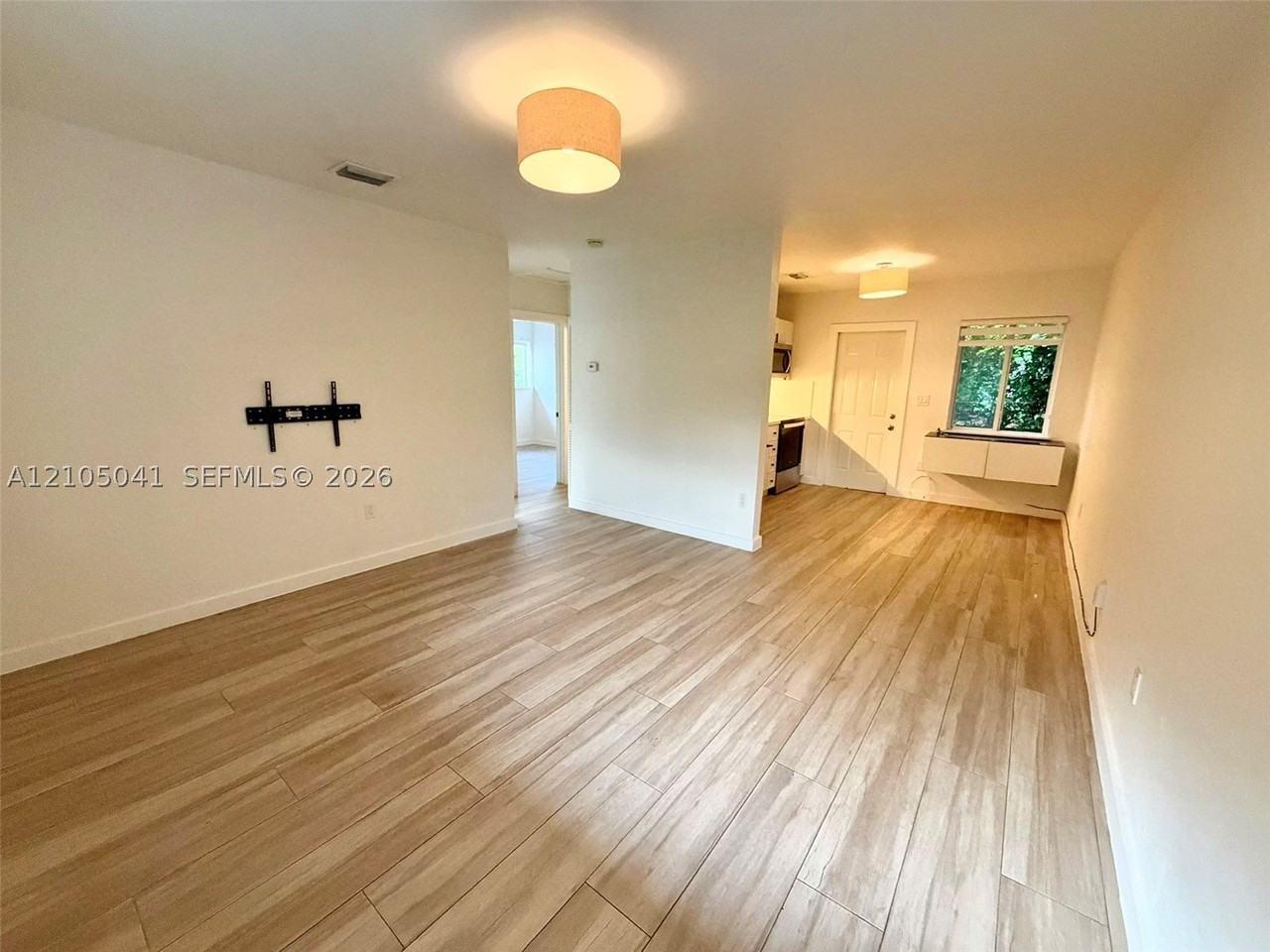 62 Nw 42nd St #62 - Photo 4 of 18
