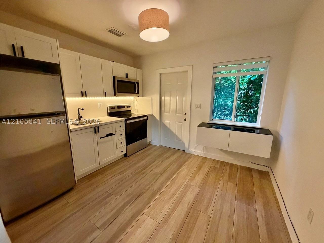 62 Nw 42nd St #62 - Photo 6 of 18
