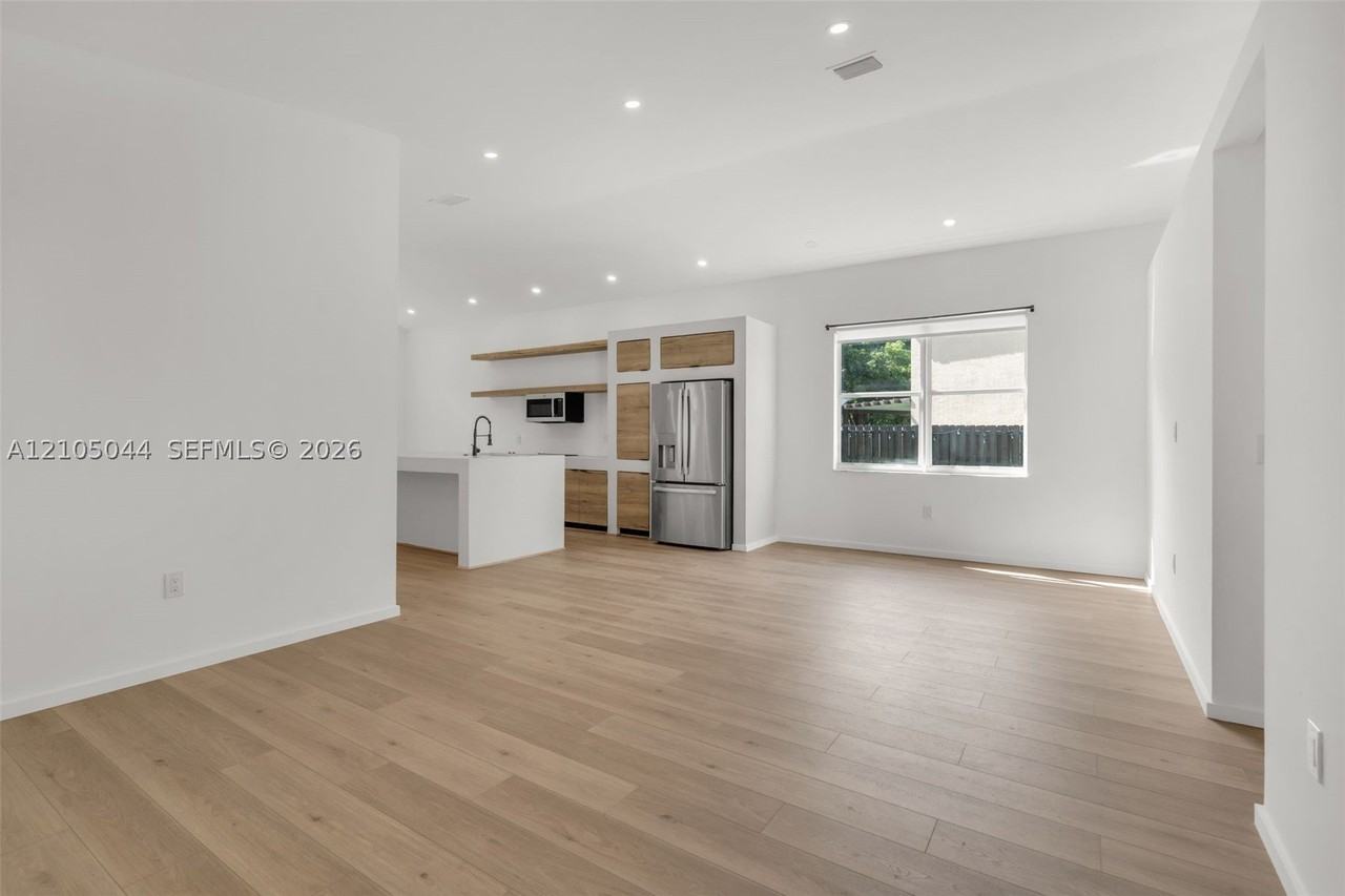 16118 Sw 28th Ct #0 - Photo 4 of 39