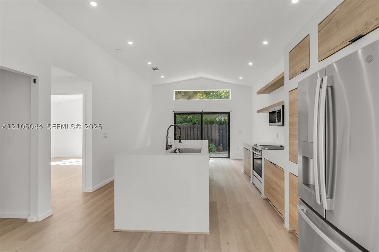 16118 Sw 28th Ct #0 - Photo 6 of 39