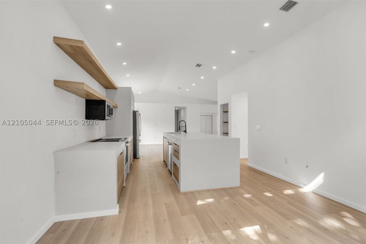 16118 Sw 28th Ct #0 - Photo 7 of 39
