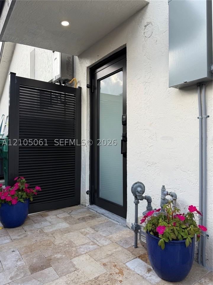 14766 Sw 168th Ter - Photo 3 of 16