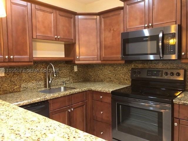 4050 Ne 12th Ter #35-2 - Photo 3 of 12