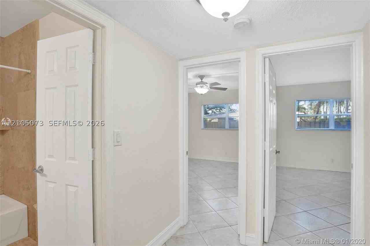 4050 Ne 12th Ter #35-2 - Photo 6 of 12