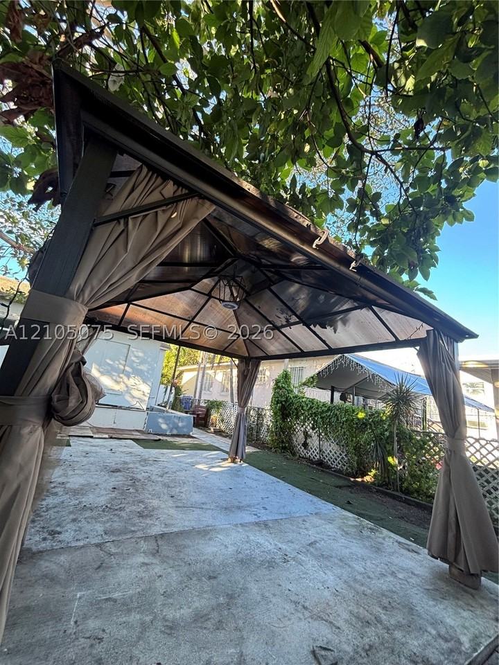 568 Sw 3rd St - Photo 7 of 16