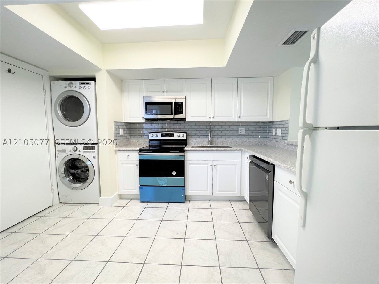 20920 Sw 83rd Ave - Photo 2 of 19