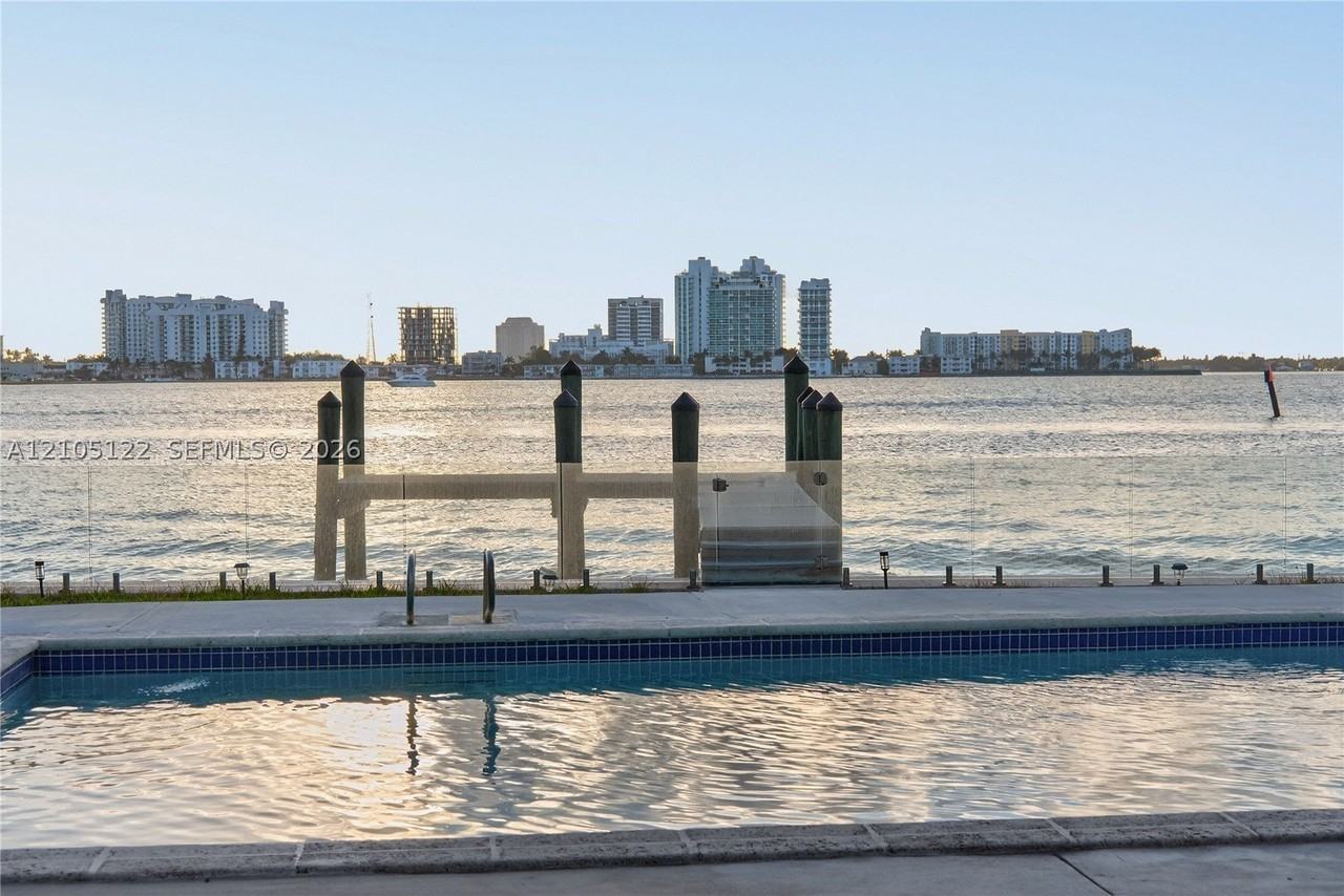 1101 S Shore Dr #1 - Photo 4 of 49
