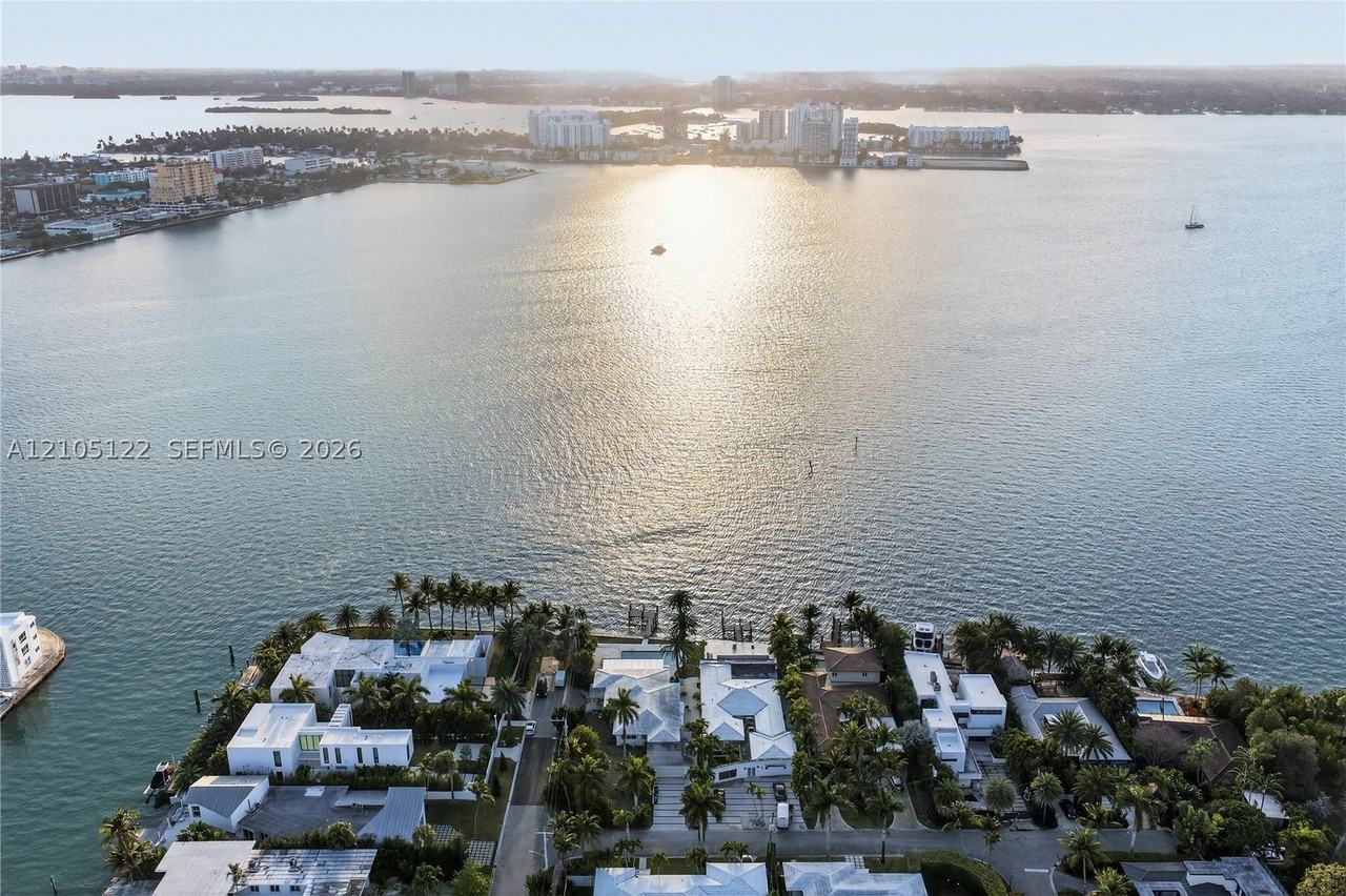1101 S Shore Dr #1 - Photo 6 of 49