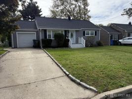 featured image of 35 Maplewood Ave