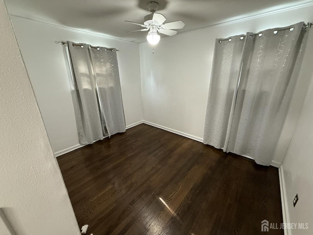 35 Maplewood Ave - Photo 6 of 17