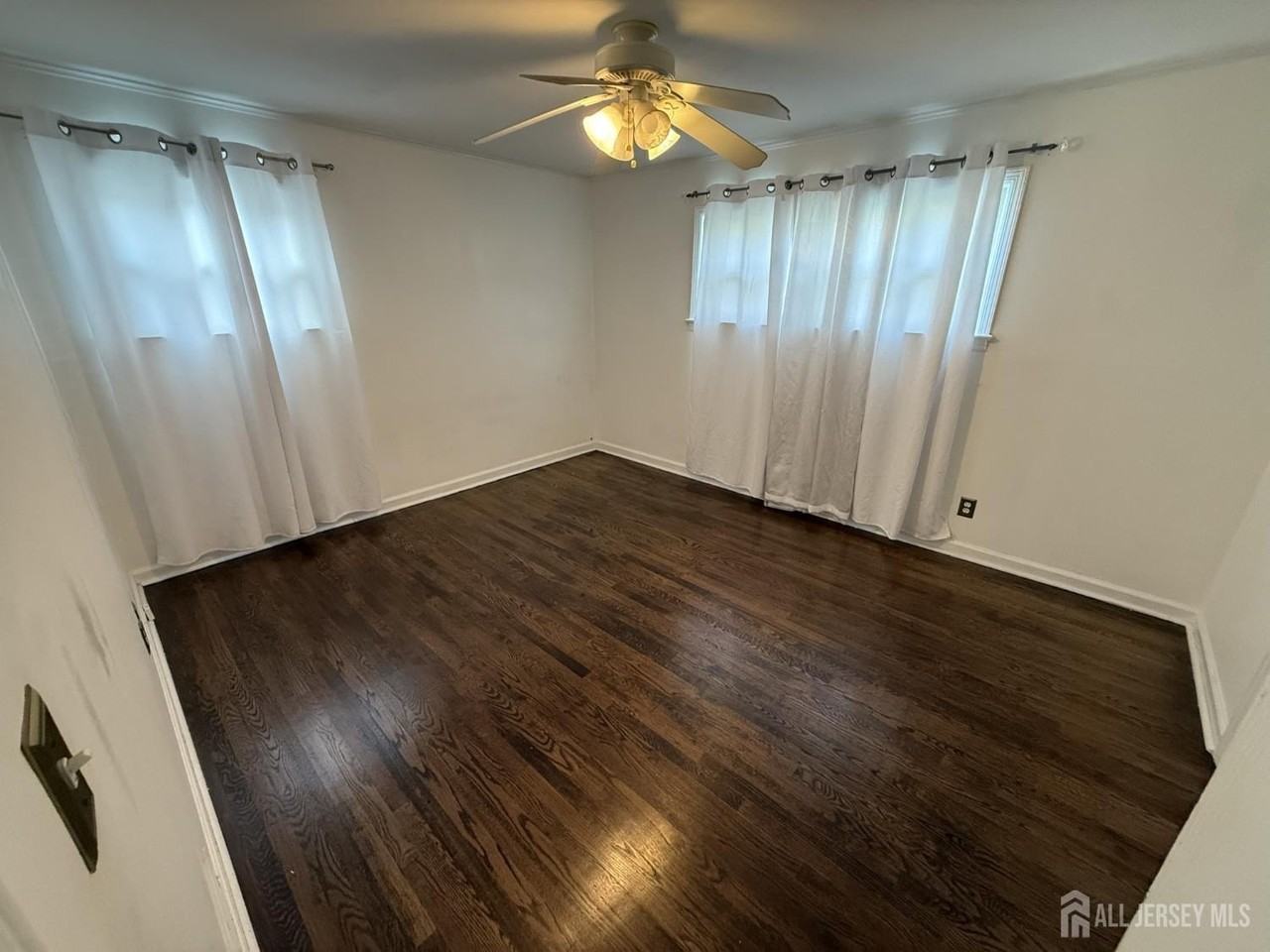 35 Maplewood Ave - Photo 7 of 17