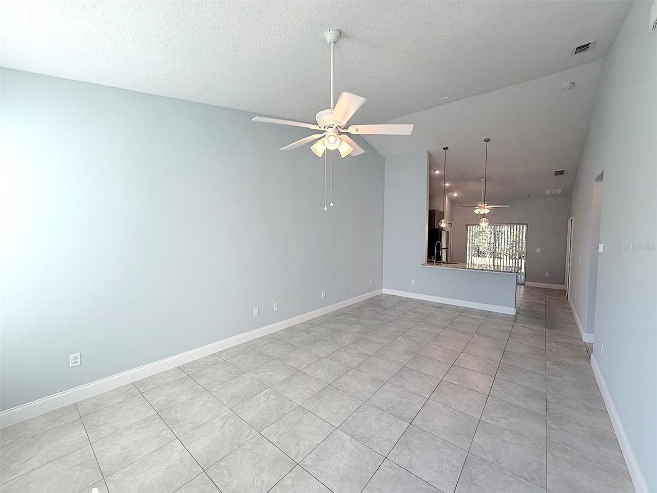 36 Raintree Pl #B - Photo 4 of 29