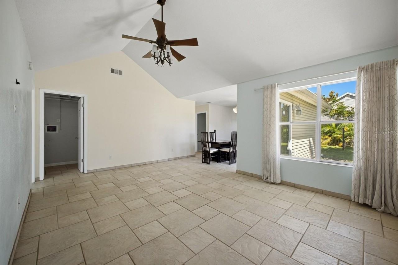 3409 Fox Crossing Dr - Photo 4 of 16