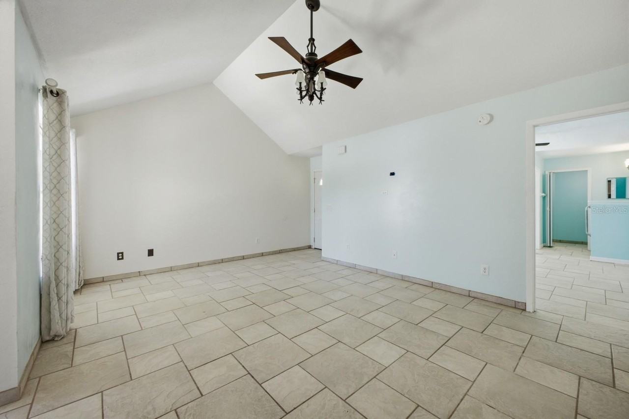 3409 Fox Crossing Dr - Photo 5 of 16